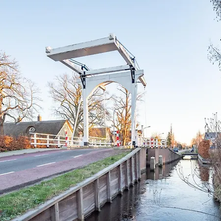 Watervillashiraz Bådhotel
