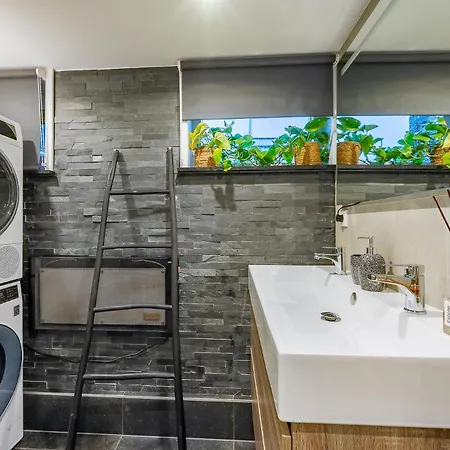 Bådhotel Watervillashiraz Aalsmeer