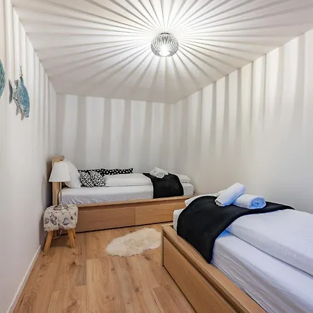 Bådhotel Watervillashiraz Aalsmeer