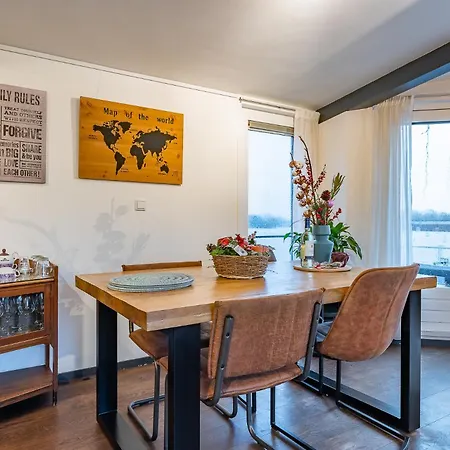 Bådhotel Watervillashiraz