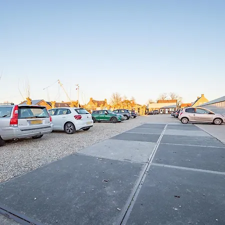 Watervillashiraz Botel *