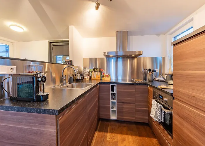 Watervillashiraz Botel *