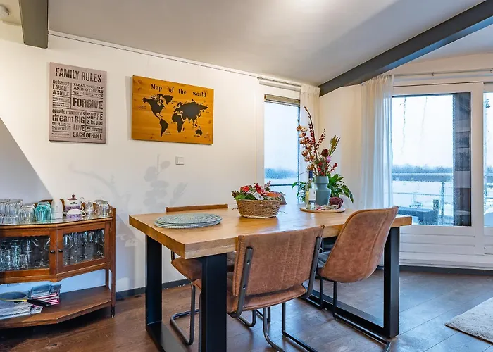 Botel Watervillashiraz